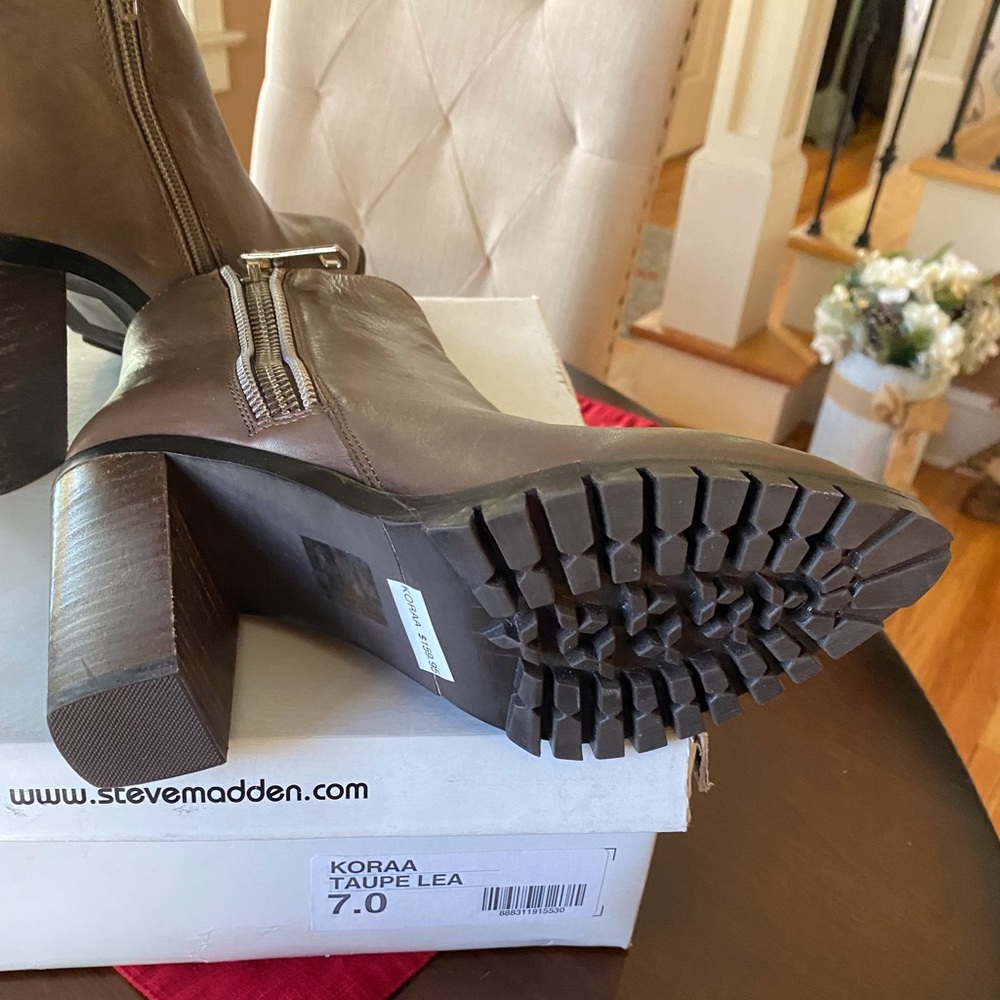 NEW Steve Madden Koraa Booties - Picture 5 of 8